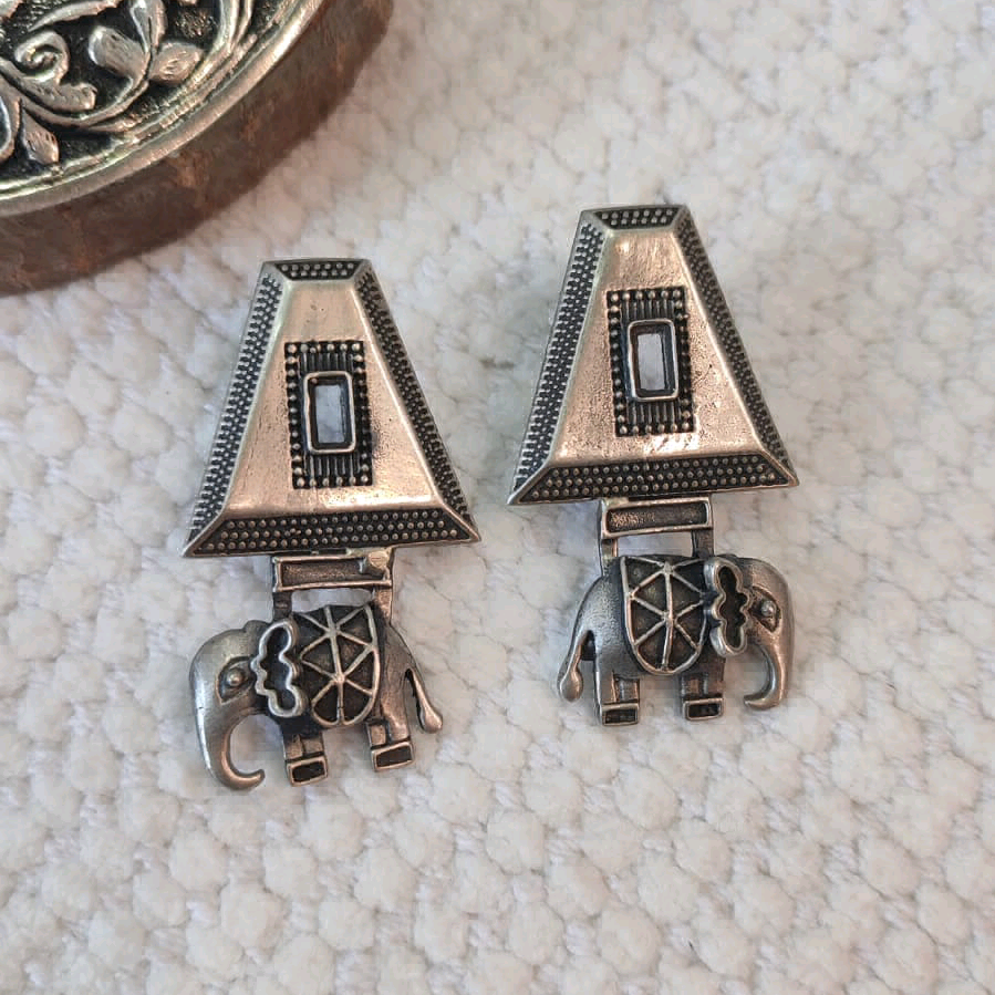 Kaara Ele Earrings 
